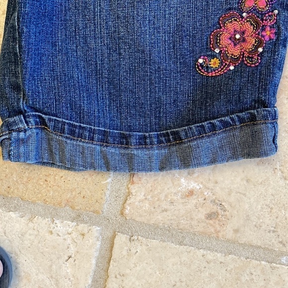 Arizona Jeans Denim Bermuda Shorts Womens 16.5 Pink Floral Embroidered stretch - Picture 6 of 14